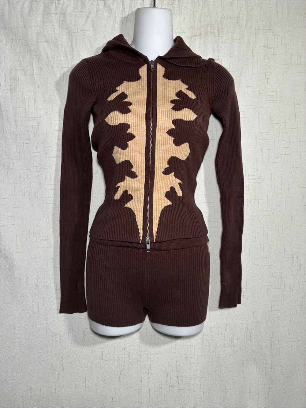 Brown Ribbed Zip Hoodie & Shorts Set with Tan Intarsia Detail